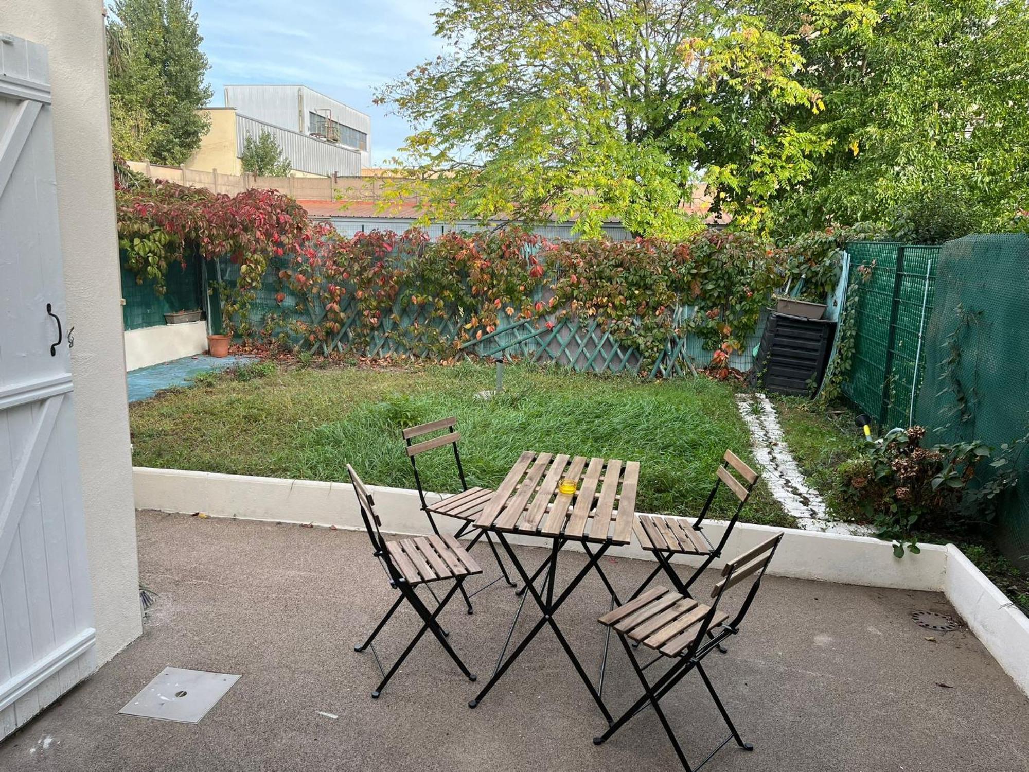 Saint-Fons Charmante Maison Avec Jardin Sans Vis-A-Vis מראה חיצוני תמונה